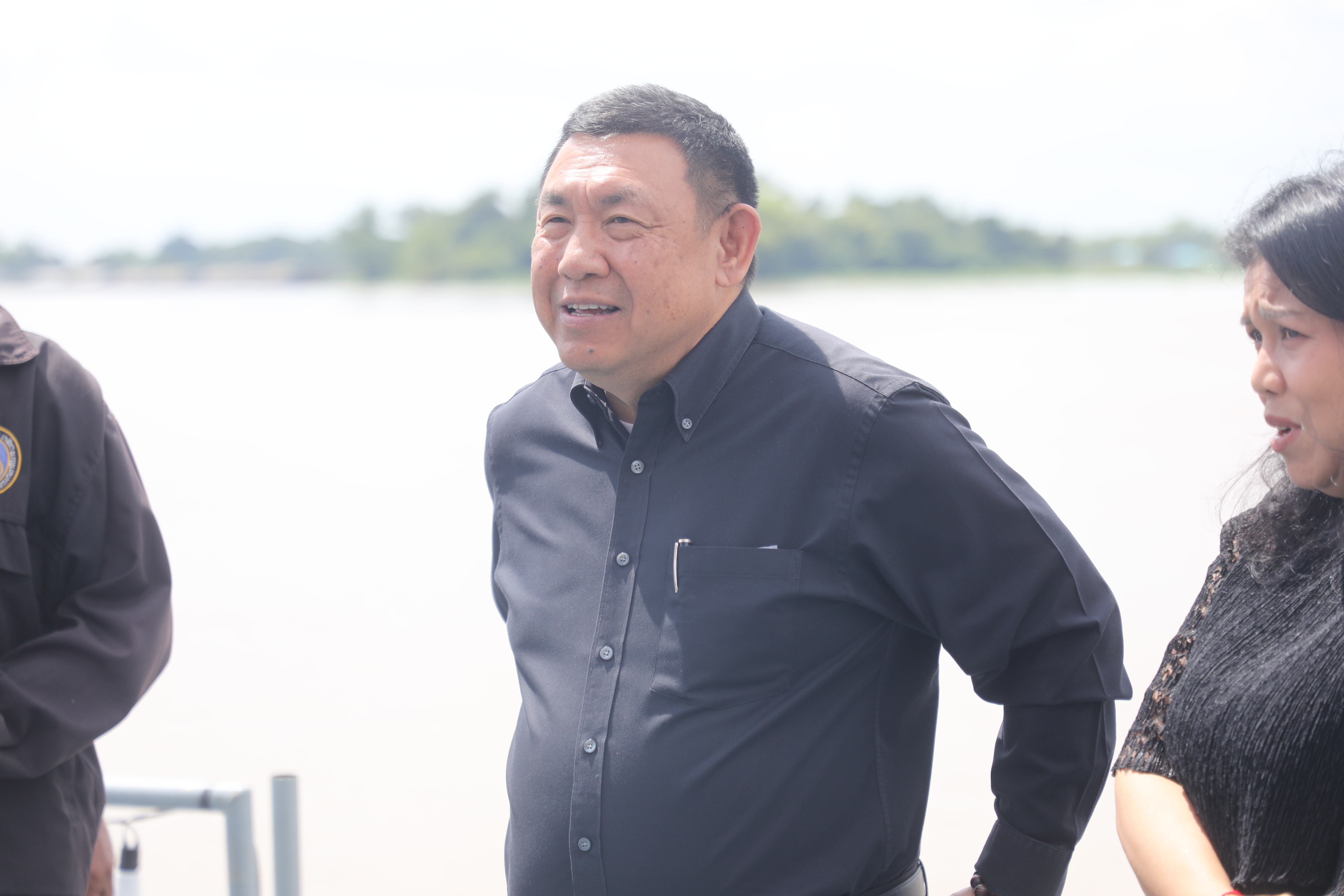 title - เลขาธิการ ส.ป.ก. นายเศรษฐเกียรติ กระจ่างวงษ์ ลงตรวจความเรียบร้อยของงาน 